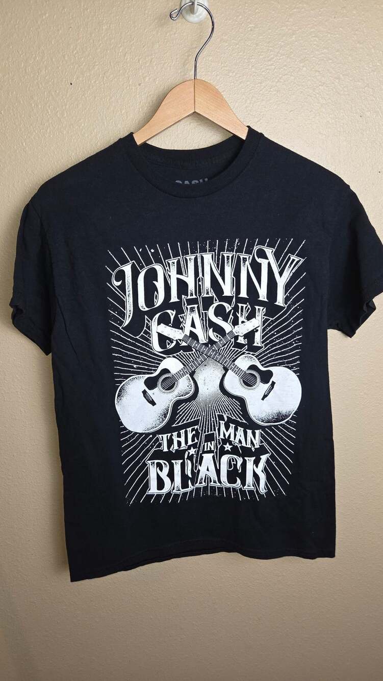 Johnny Cash Man in Black T-Shirt Size MD Black Graphic Tee